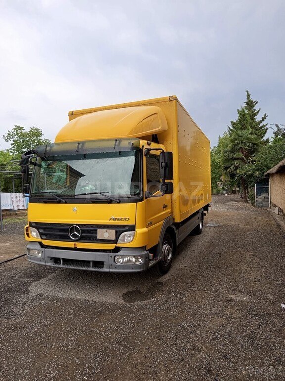 Mercedes Atego 818