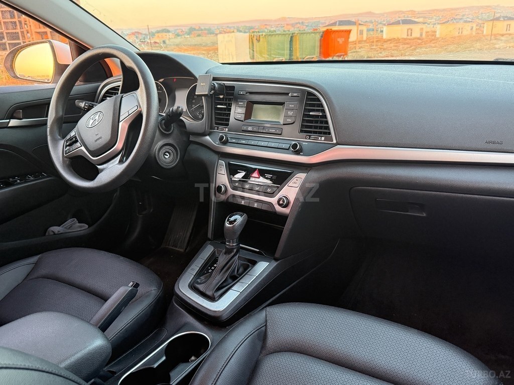 Hyundai Elantra