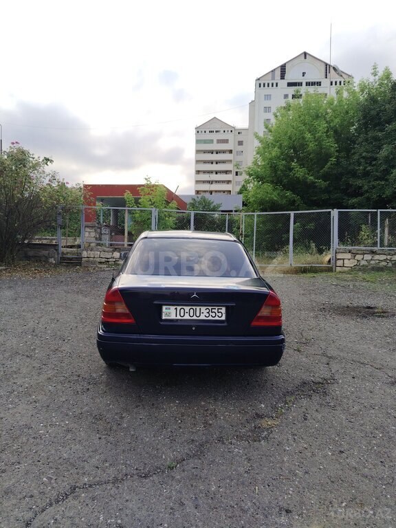Mercedes C 180