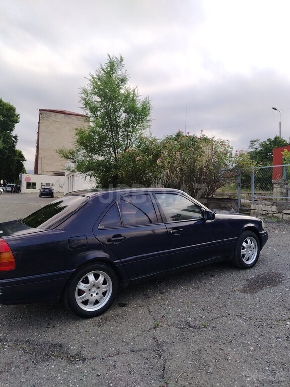 Mercedes C 180