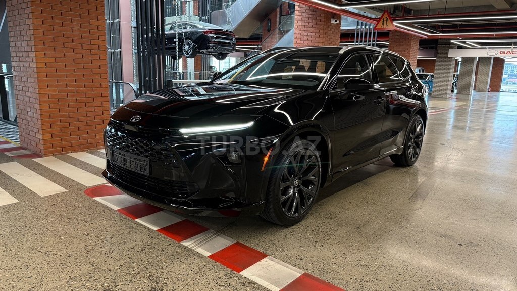 Toyota Crown Signia