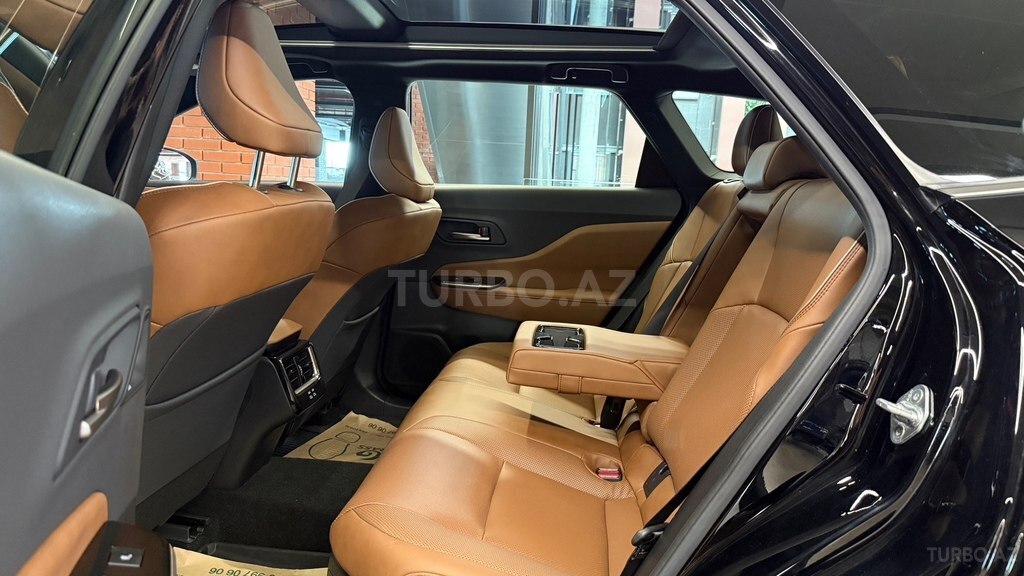 Toyota Crown Signia