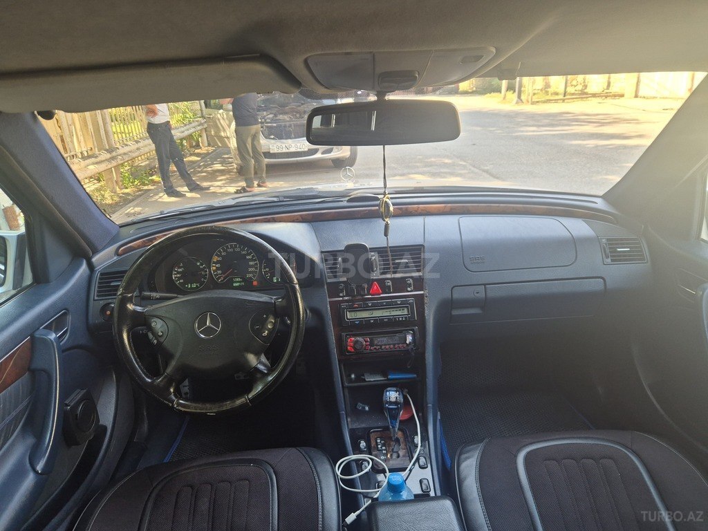 Mercedes C 220