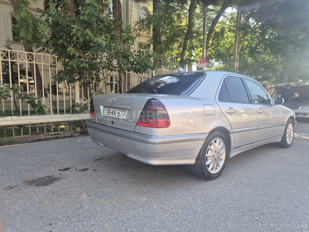 Mercedes C 220