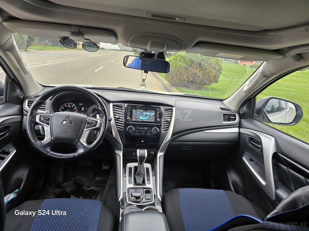 Mitsubishi Pajero Sport