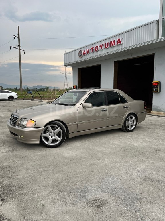 Mercedes C 230