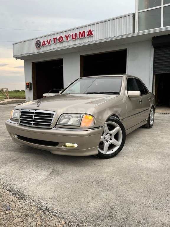 Mercedes C 230