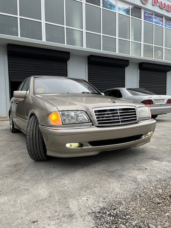 Mercedes C 230