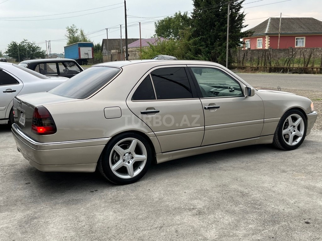 Mercedes C 230