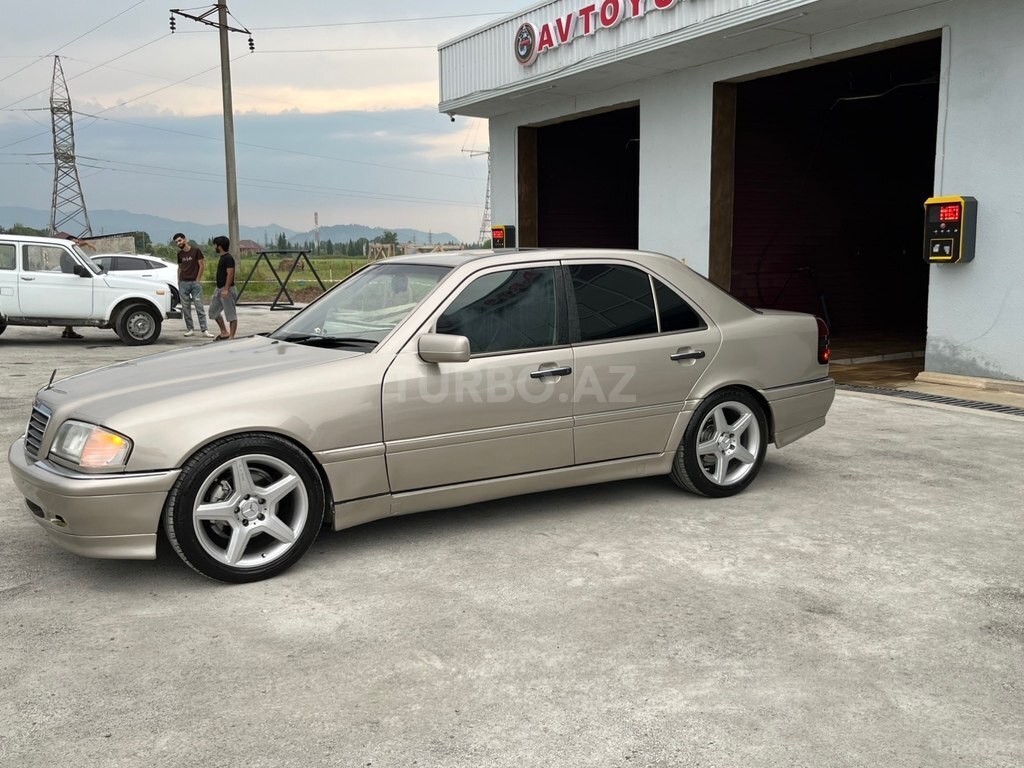 Mercedes C 230