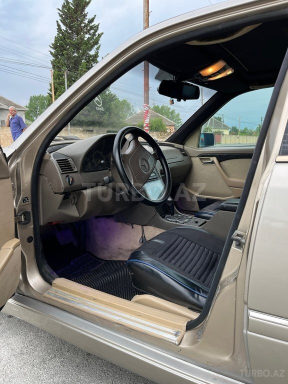 Mercedes C 230