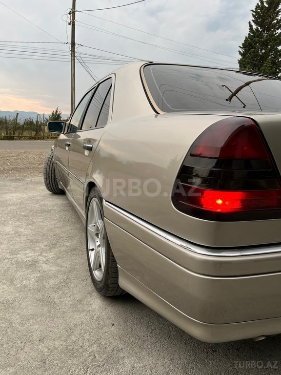 Mercedes C 230