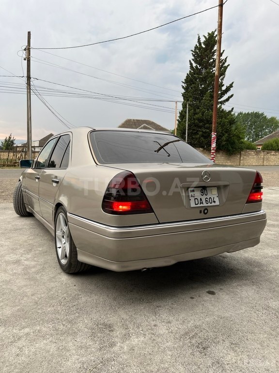 Mercedes C 230