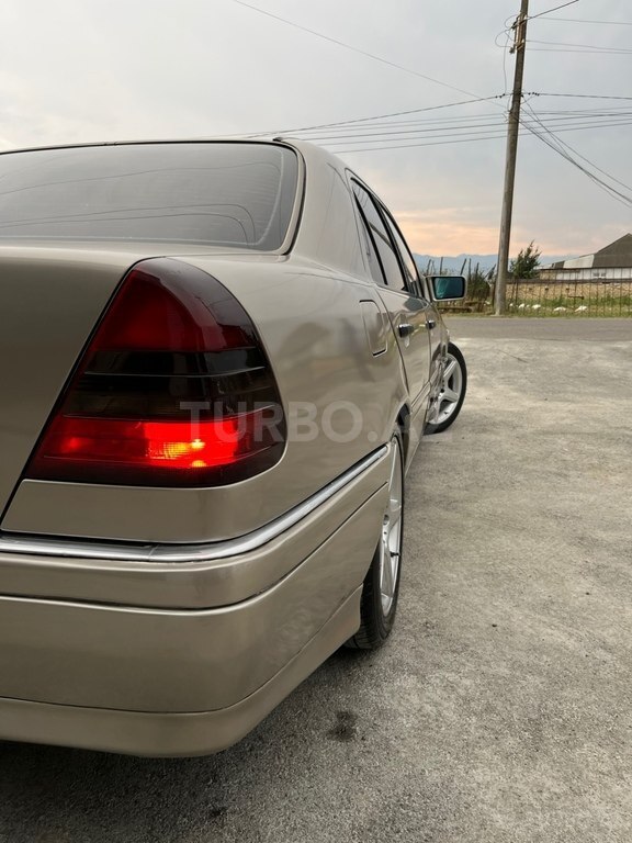 Mercedes C 230