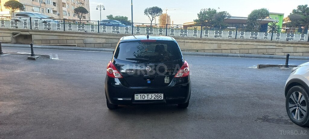 Nissan Tiida
