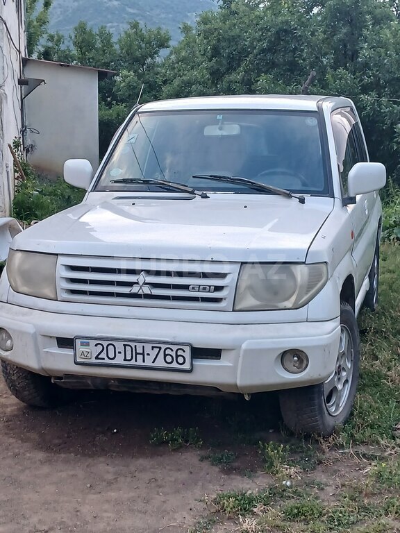 Mitsubishi Pajero io
