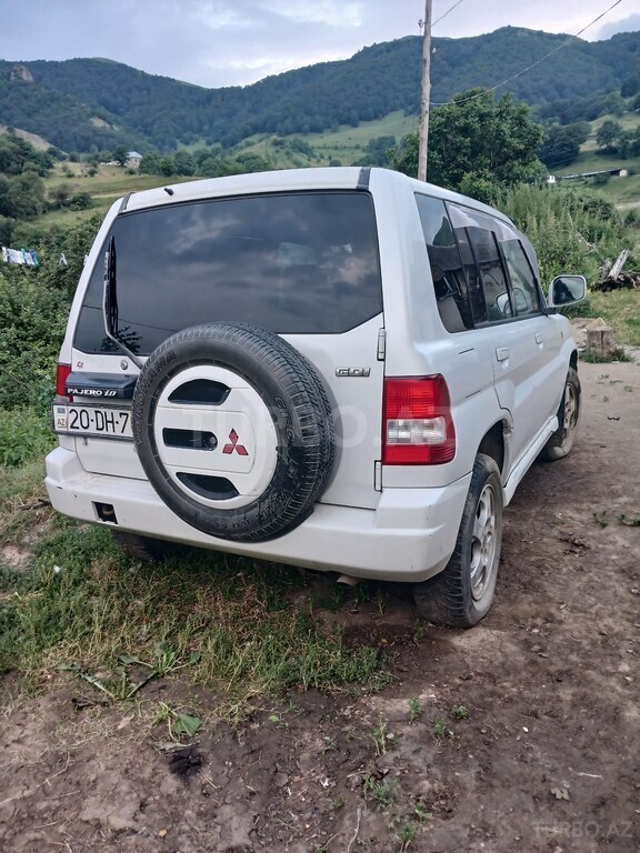 Mitsubishi Pajero io