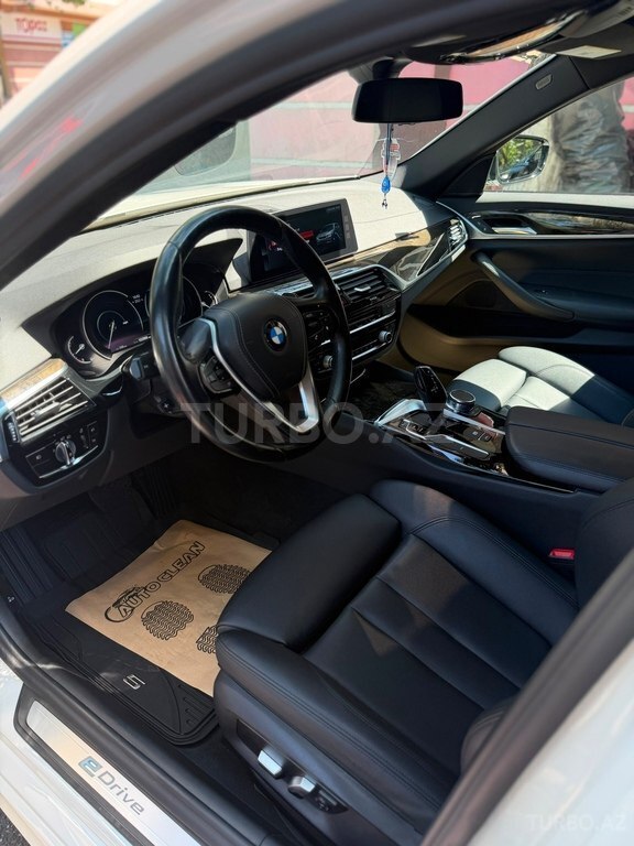 BMW 530e