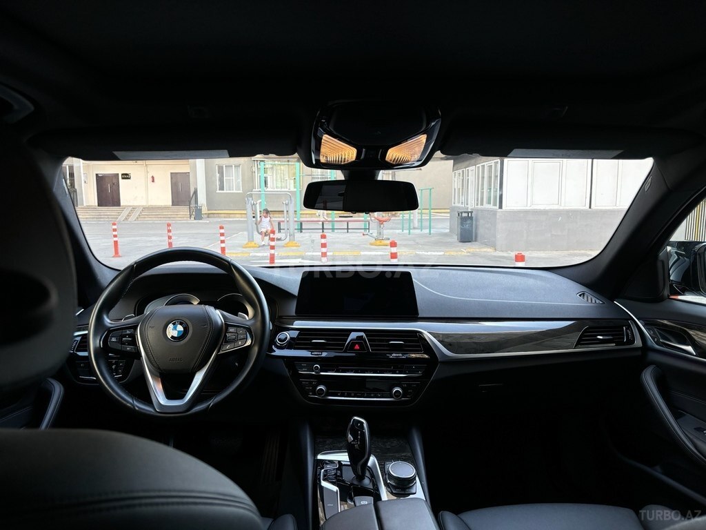BMW 530e