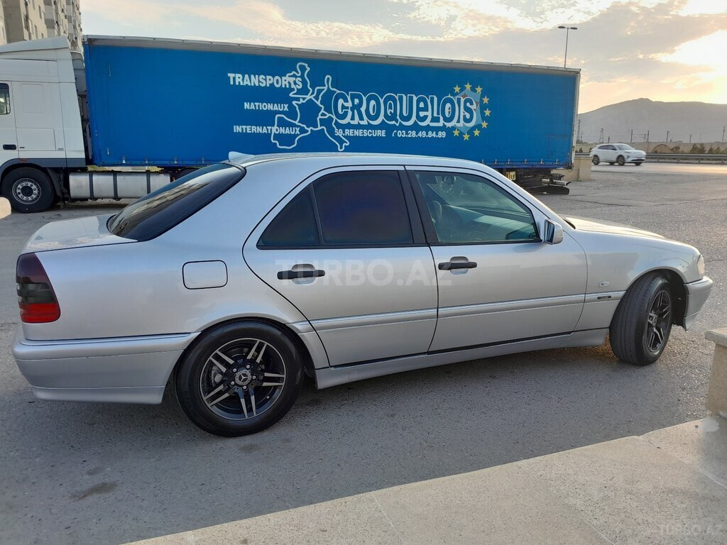 Mercedes C 180
