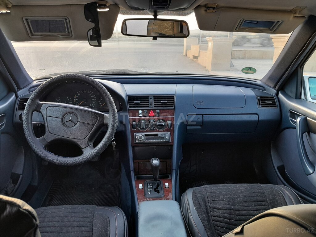 Mercedes C 180