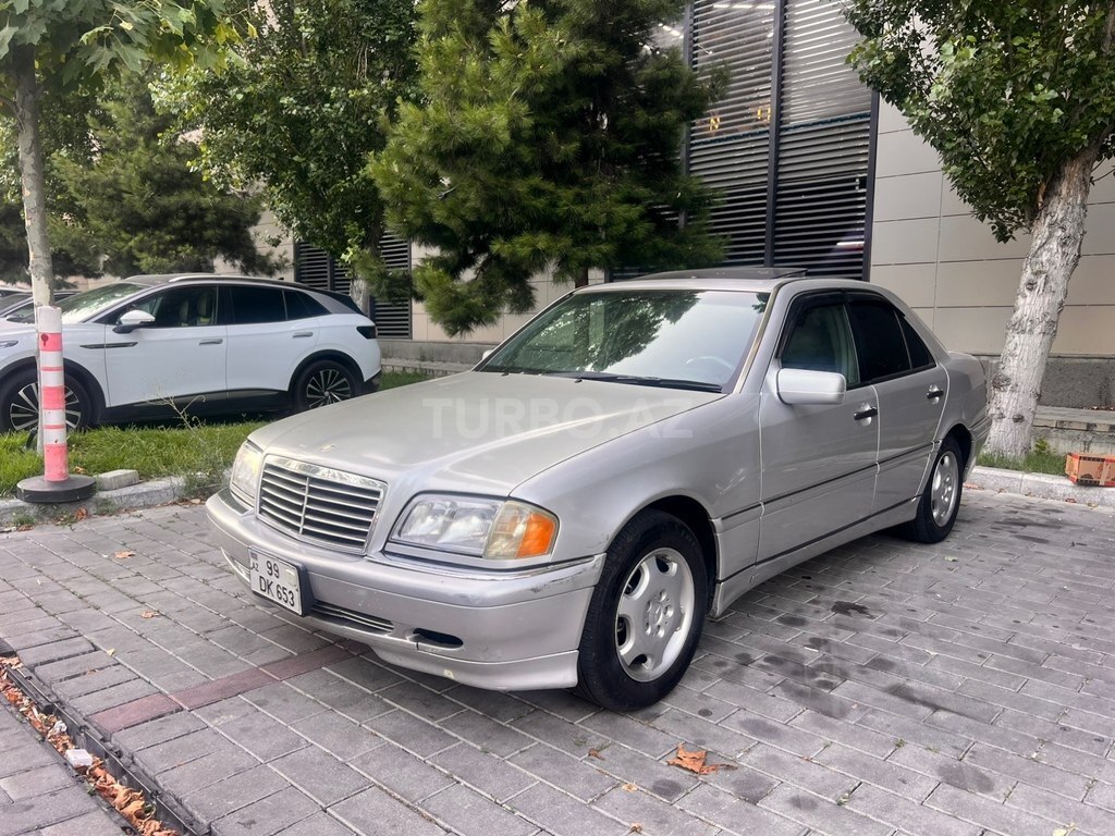 Mercedes C 230