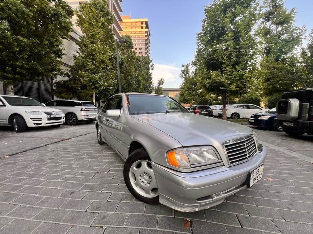 Mercedes C 230