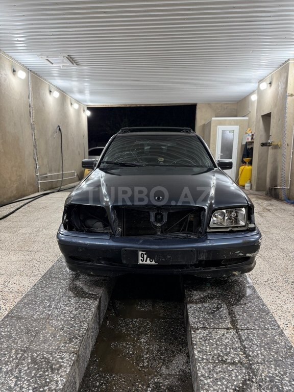 Mercedes C 180