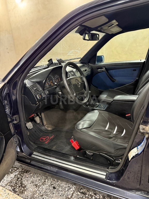 Mercedes C 180