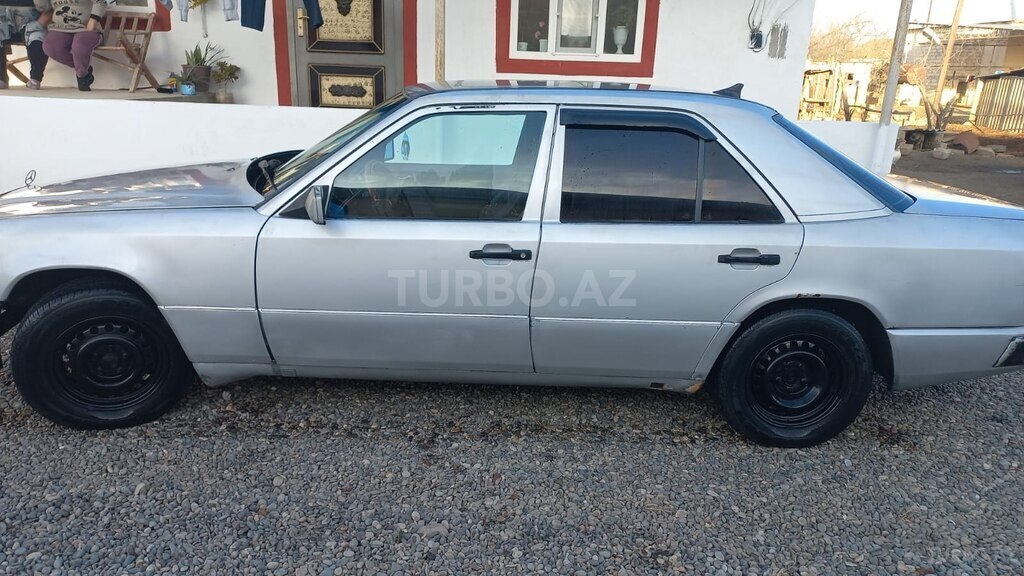 Mercedes 250 D