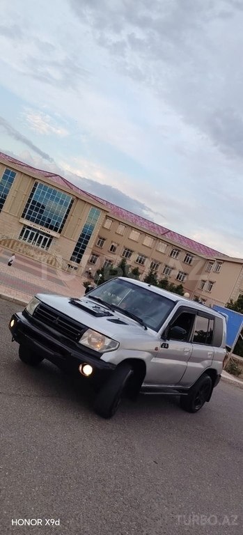 Mitsubishi Pajero io