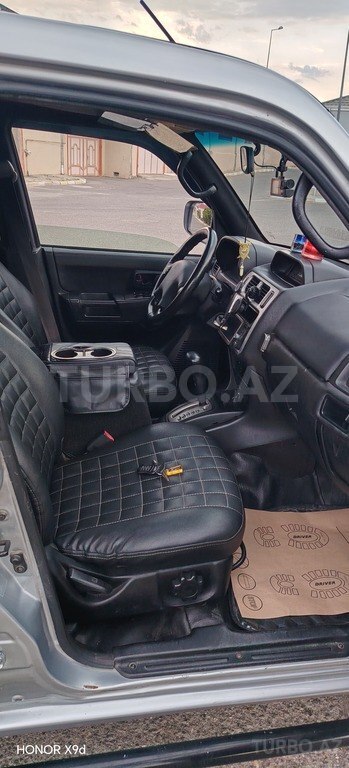 Mitsubishi Pajero io