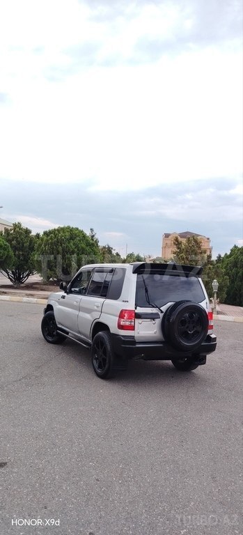 Mitsubishi Pajero io