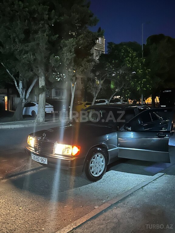 Mercedes 190