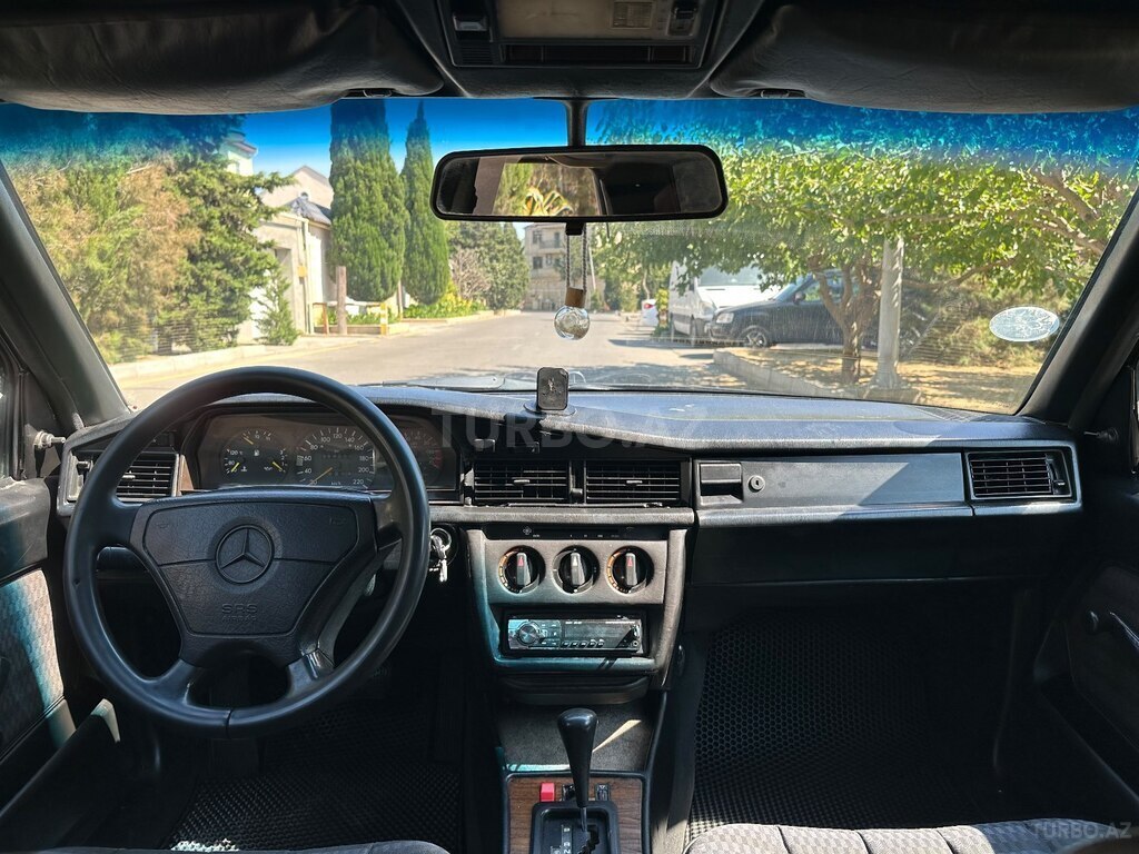 Mercedes 190