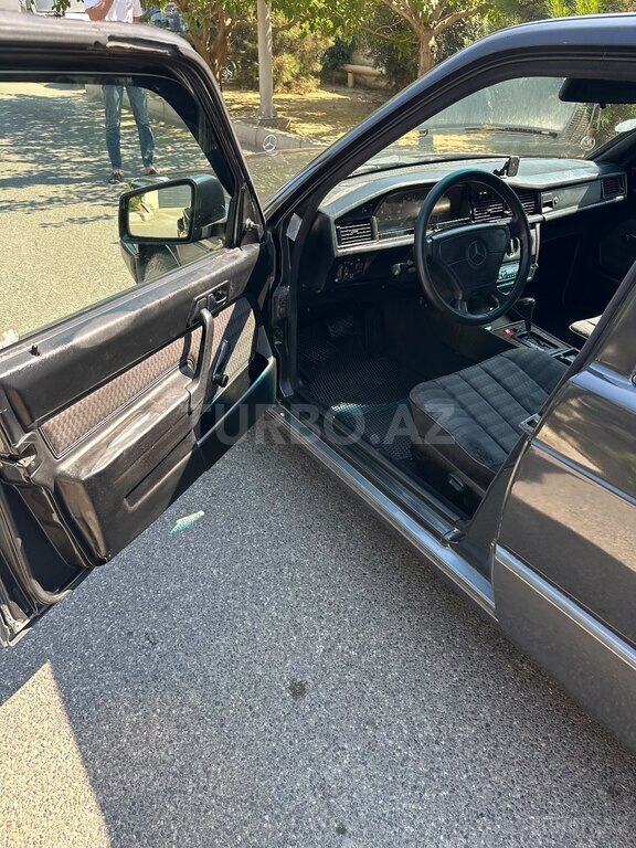 Mercedes 190