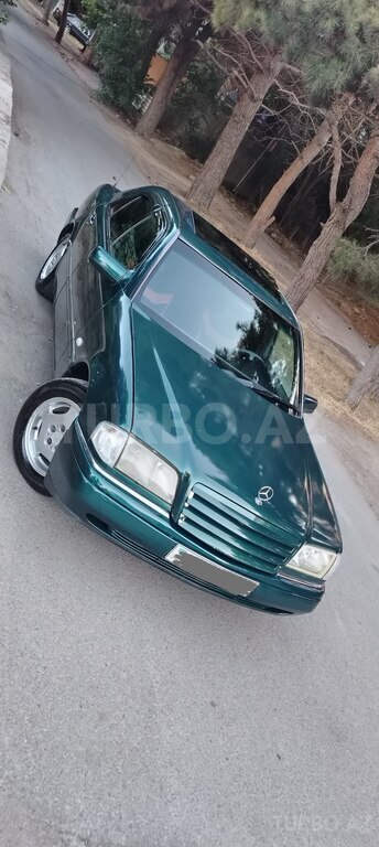 Mercedes C 200