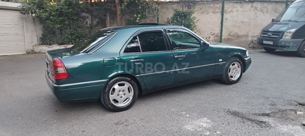Mercedes C 200