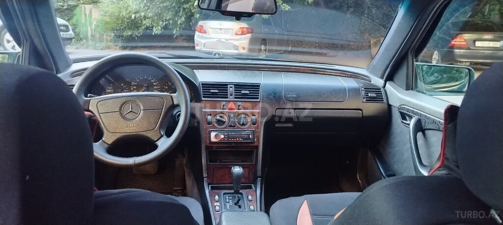 Mercedes C 200