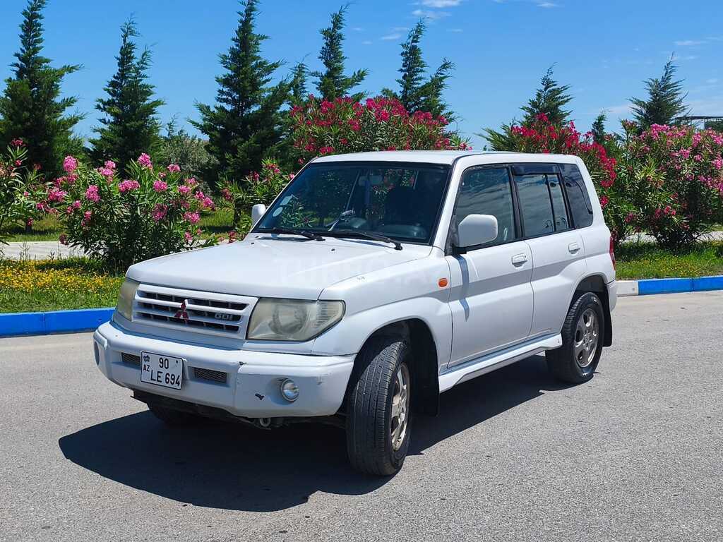 Mitsubishi Pajero io
