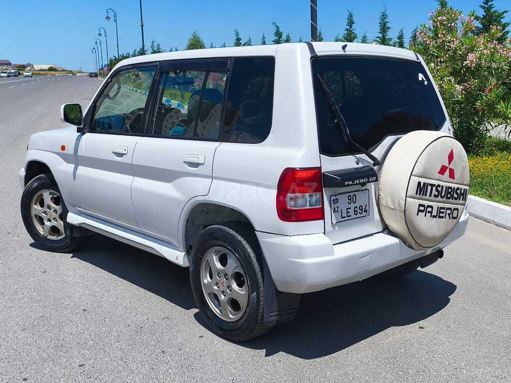 Mitsubishi Pajero io