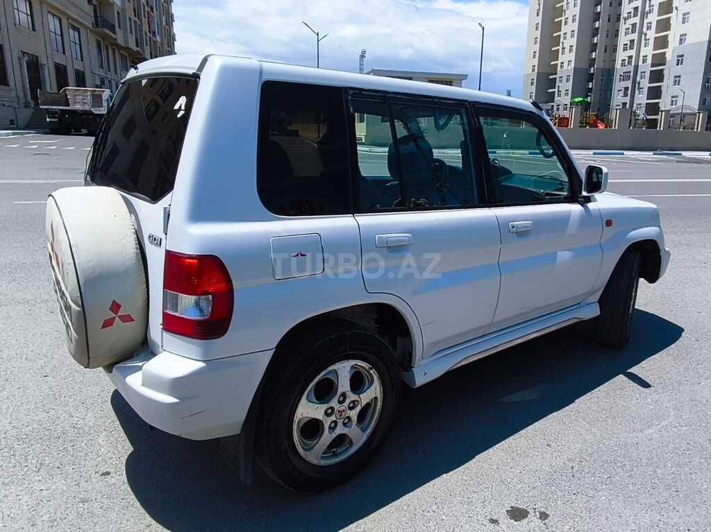 Mitsubishi Pajero io