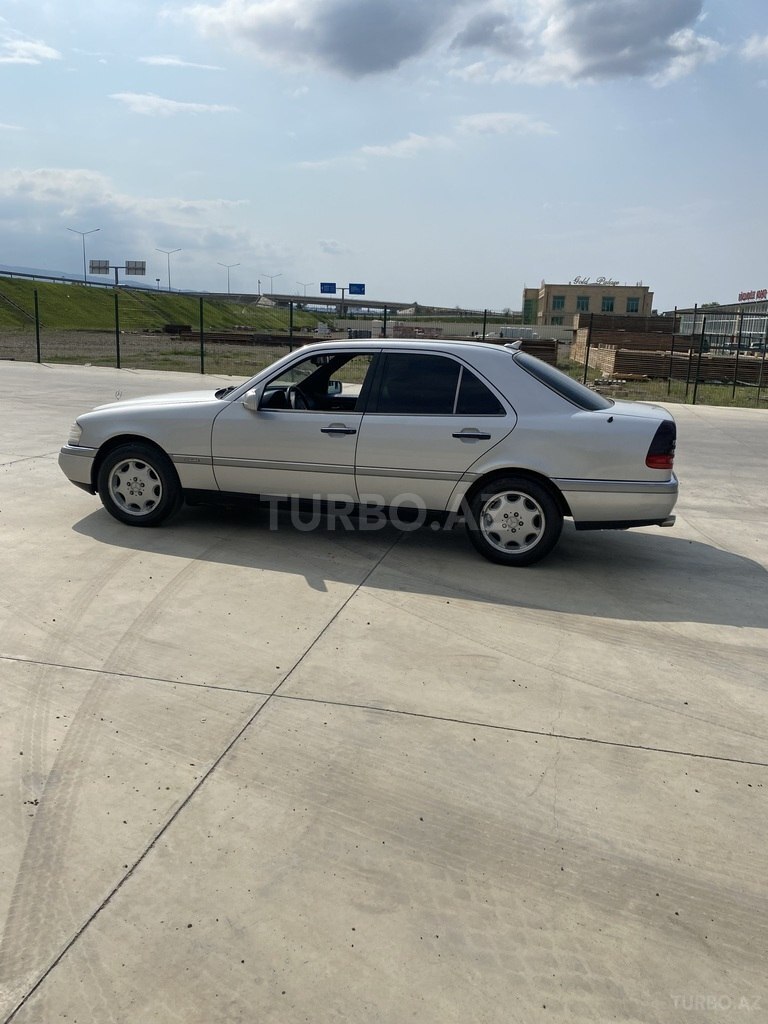 Mercedes C 180