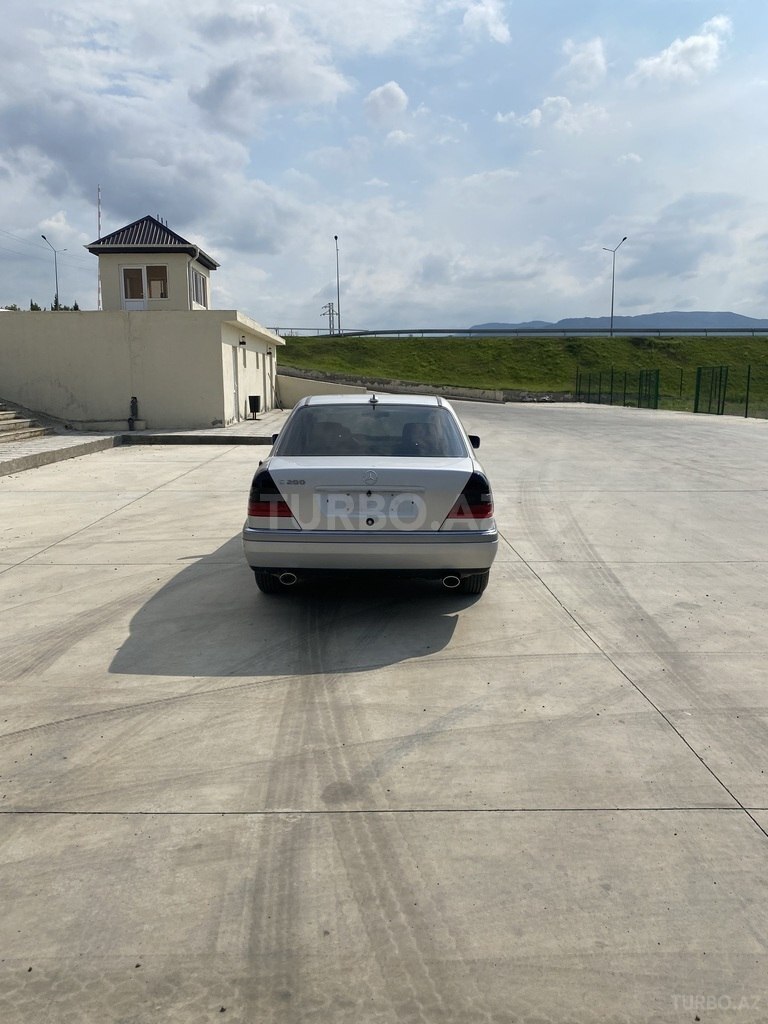 Mercedes C 180