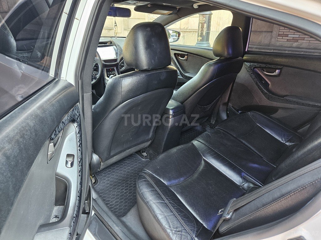 Hyundai Elantra