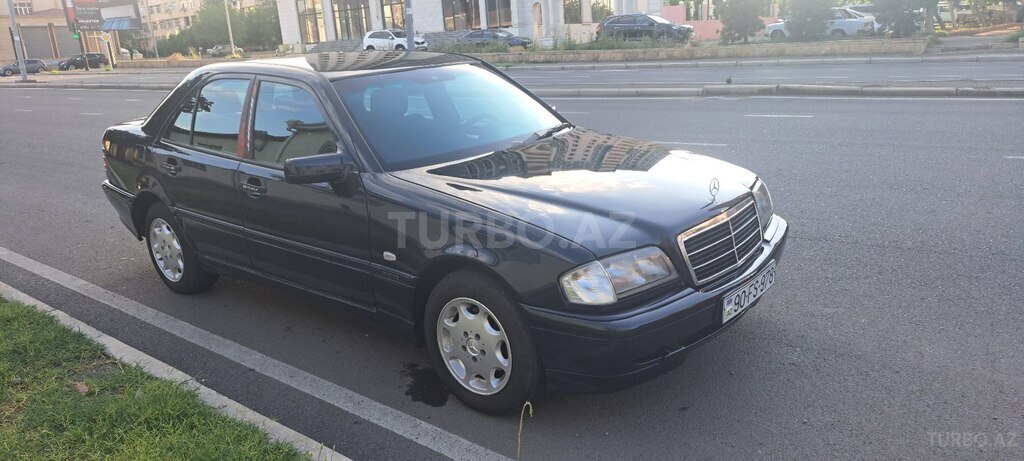 Mercedes C 180
