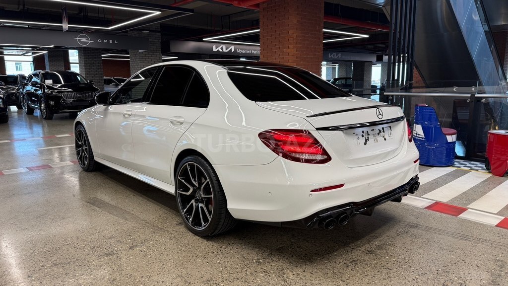 Mercedes E 200 4MATIC
