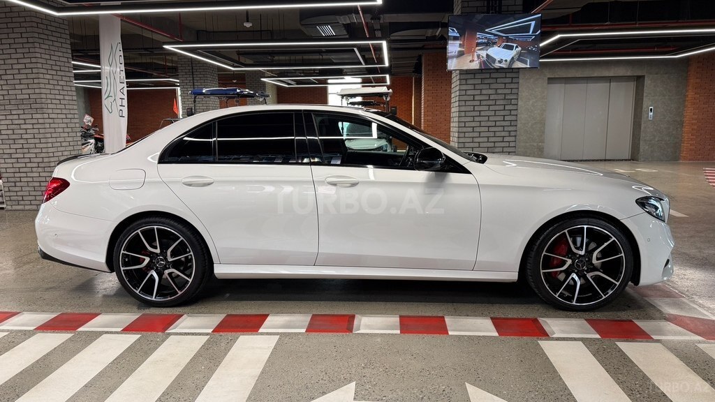 Mercedes E 200 4MATIC