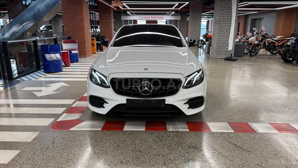Mercedes E 200 4MATIC