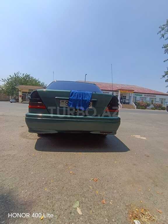 Mercedes C 180